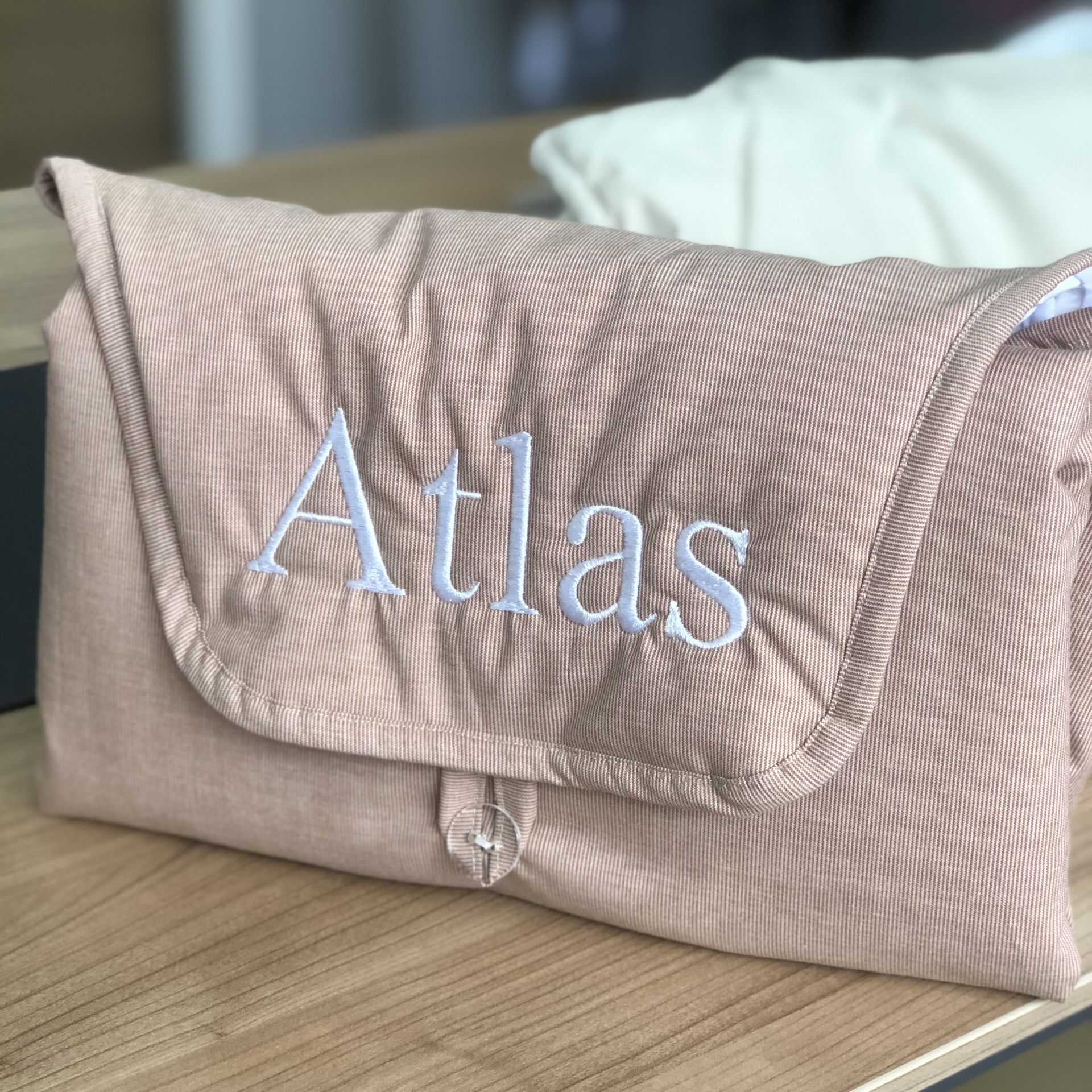 Yavruağzı Katlanabilir İsimli Alt Açma Örtüsü