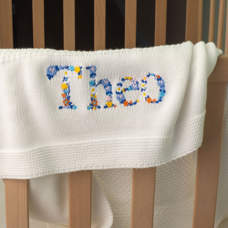 Doğal Beyaz Mavi Bahar Yumuşak Dokulu Bebek Battaniyesi