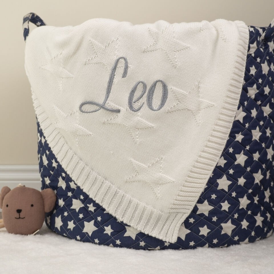 Yıldız Desenli Beyaz Battaniye