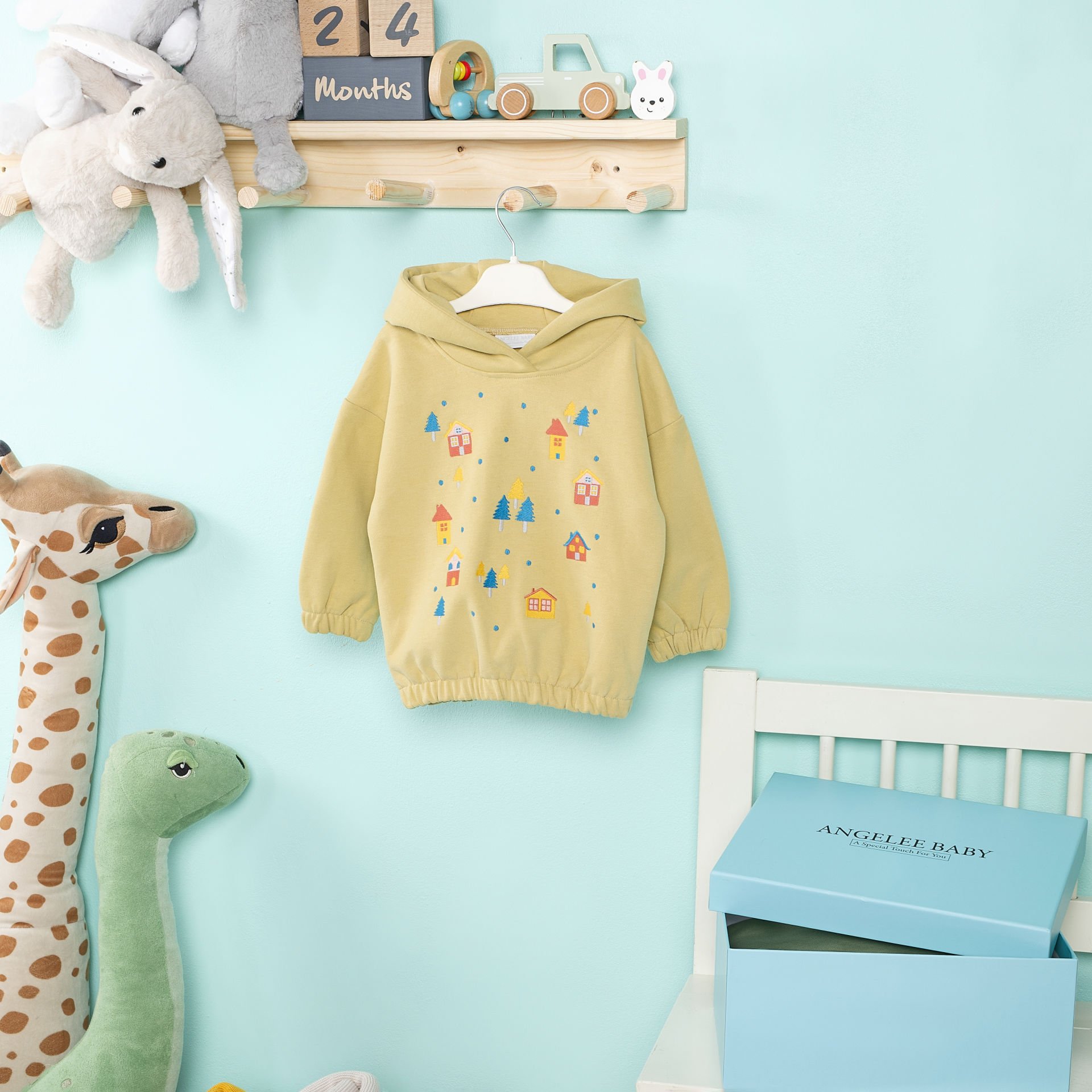 Yeşil Ev Nakışlı Kulak Detaylı Çocuk Sweat Takım